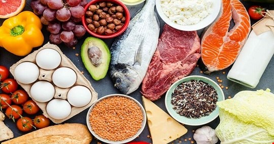 در صورت ابتلا به کرونا چه بخوریم و چه نخوریم ؟