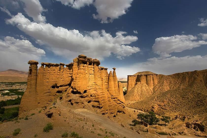 جاذبه های گردشگری - قلعه بهستان (دودکش جن)