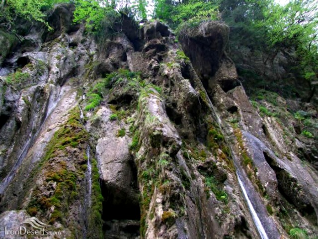 آبشار باران کوه