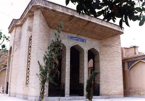 جاذبه های گردشگری - آرامگاه سیبویه 