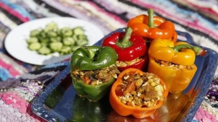 طرز تهیه فلفل دلمه شکم پر صحرایی